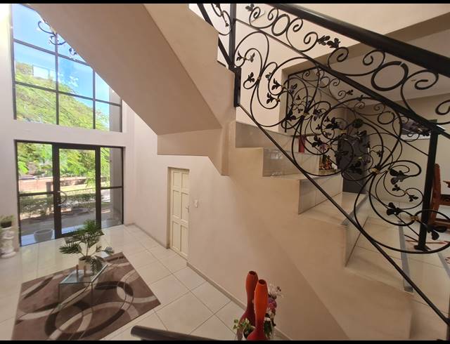 4 BEDROOM FREESTANDING FOR SALE IN VELD EN VLEI